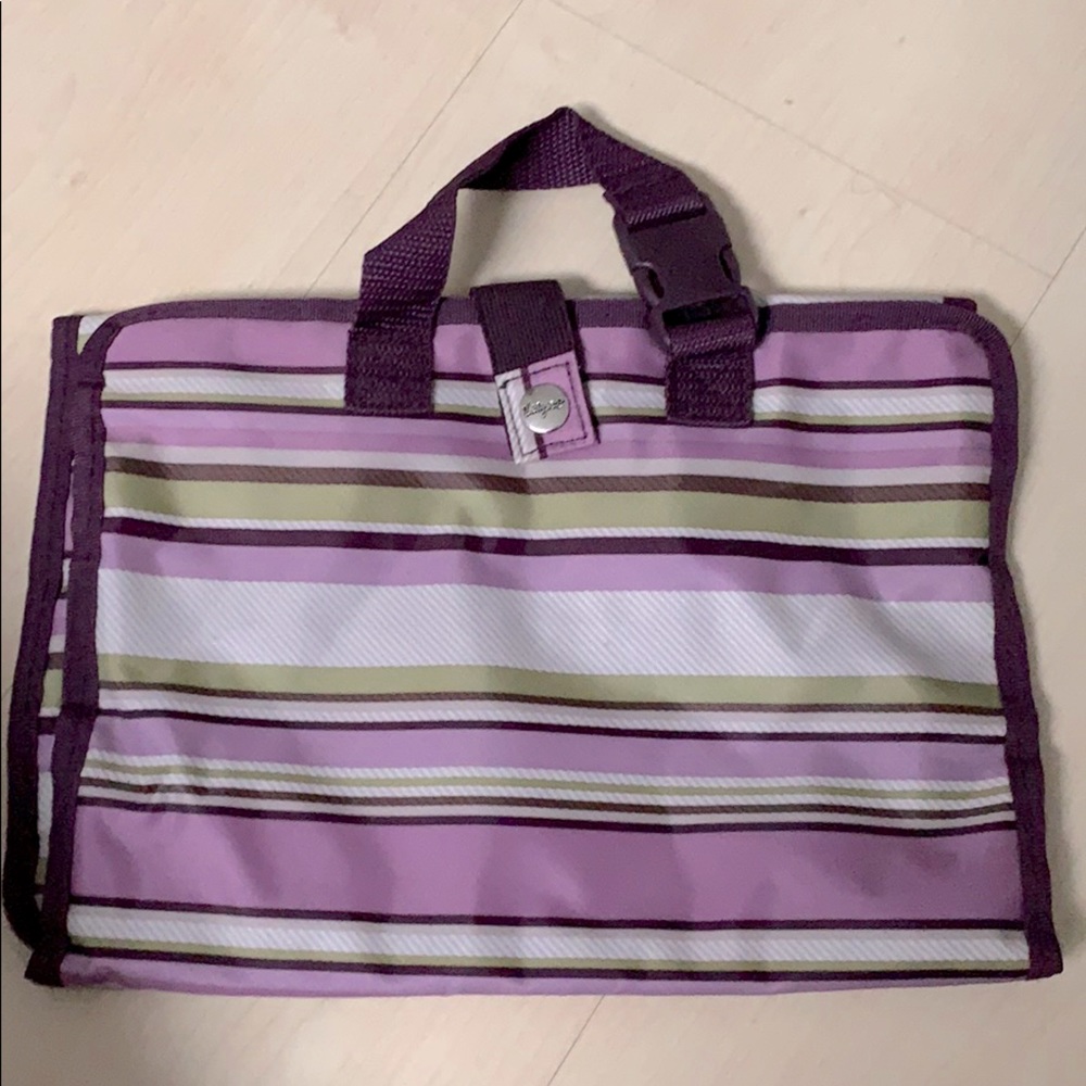 Thirty One Travel Toiletry bag- Like new! ✈️